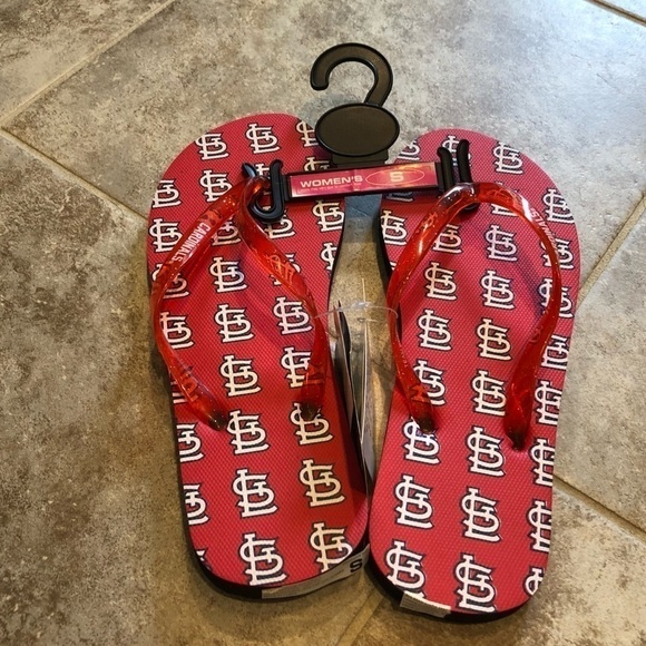 🆕 Women’s St Louis Cardinals MLB flip flops - Picture 5 of 9